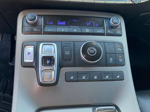 Used 2022 Hyundai Palisade Limited FWD image 18