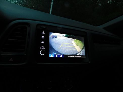Used 2019 Honda HR-V Sport image 10