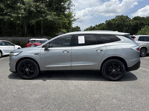 Used 2023 Buick Enclave Essence w/ Sport Touring Edition FWD image 2