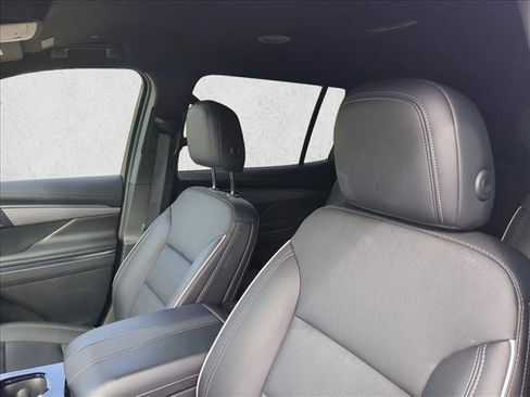 Used 2025 Buick Enclave Preferred FWD image 16