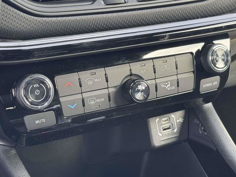 New 2026 Jeep Compass Latitude AWD/4WD image 5