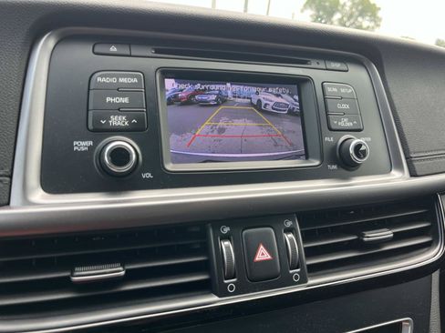 Used 2017 Kia Optima LX FWD image 31