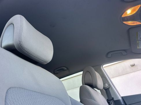 Used 2017 Hyundai Santa Fe Sport image 17