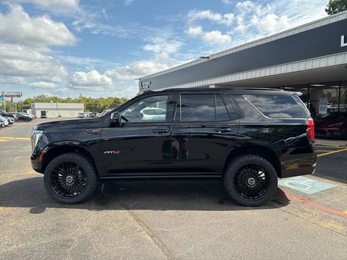 Used 2025 GMC Yukon AT4 Ultimate w/ LPO, Illumination Package image 11