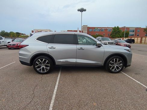 Used 2023 Acura MDX SH-AWD w/ Technology Package image 9
