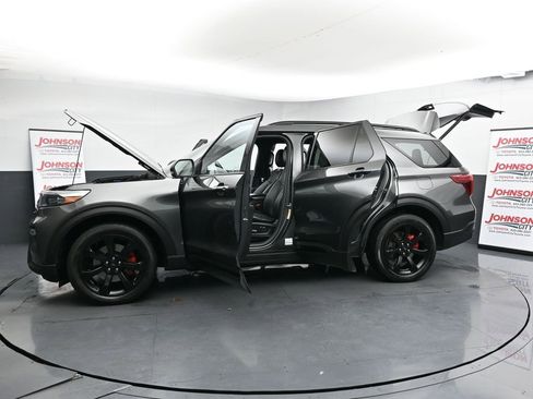 Used 2020 Ford Explorer ST w/ ST Street Pack image 28