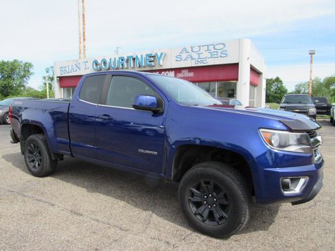 Used 2017 Chevrolet Colorado LT w/ LT Convenience Package AWD/4WD image 2