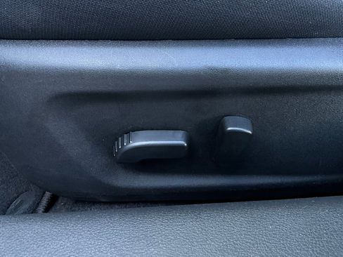 Used 2025 Nissan Altima 2.5 SV image 11