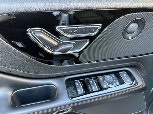 Used 2023 Lincoln Aviator Reserve w/ Equipment Group 201A image 9