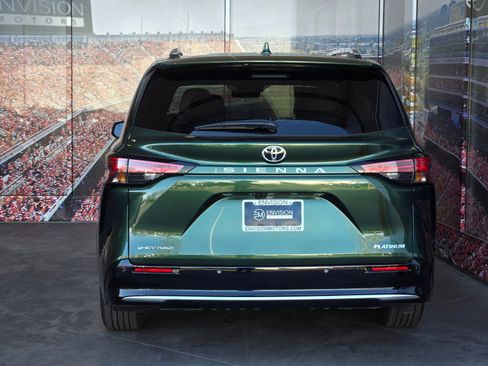Certified 2026 Toyota Sienna Platinum image 7