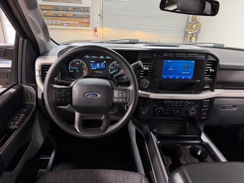 Used 2023 Ford F350 4x4 Crew Cab XLT DRW w/ 360-Degree Camera Package image 23