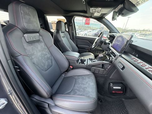 Used 2025 Toyota Tacoma TRD Pro image 25