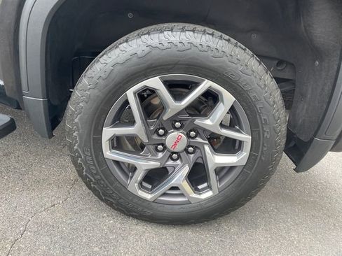 Used 2023 GMC Sierra 1500 SLT w/ SLT Premium Package image 16