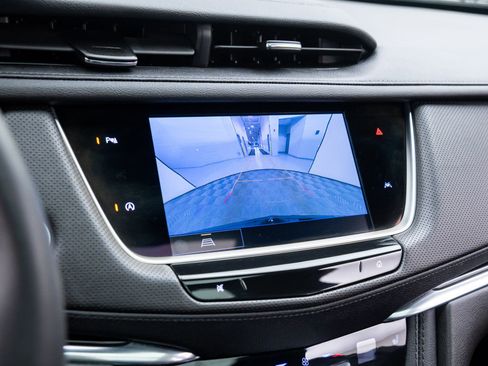 Certified 2023 Cadillac XT6 Luxury w/ LPO, Floor Liner Package image 27