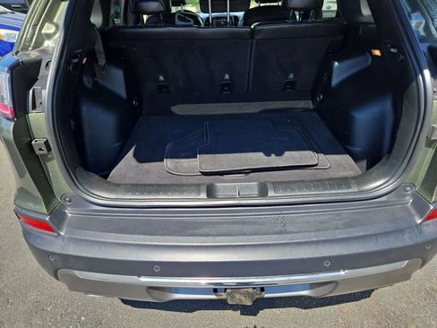 Used 2019 Jeep Cherokee Limited w/ Trailer Tow Group AWD/4WD image 11