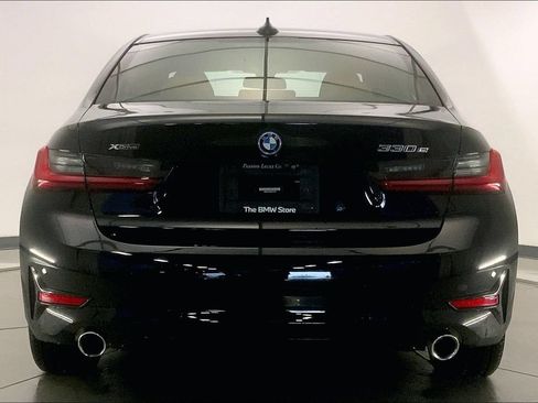 Used 2022 BMW 330e xDrive w/ Premium Package AWD/4WD image 3