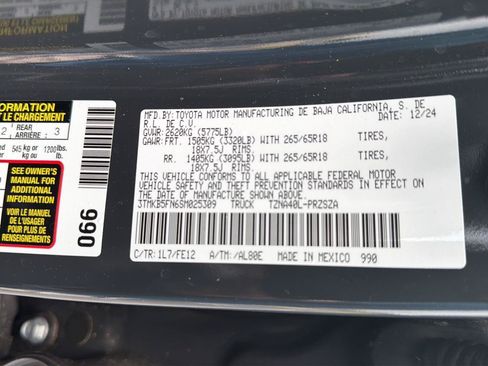 Certified 2025 Toyota Tacoma TRD Sport RWD image 40