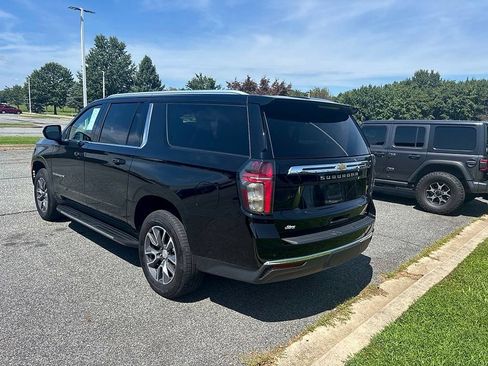 Used 2021 Chevrolet Suburban LT w/ Rear Media and Nav Package AWD/4WD image 8