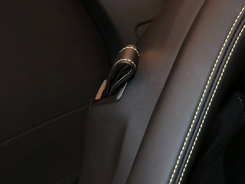 Certified 2021 Ferrari 812 GTS image 39