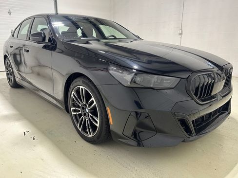 Used 2026 BMW 550e xDrive w/ Premium Package AWD/4WD image 8