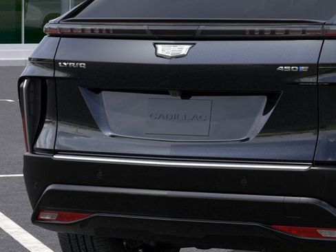 New 2025 Cadillac Lyriq Luxury image 38