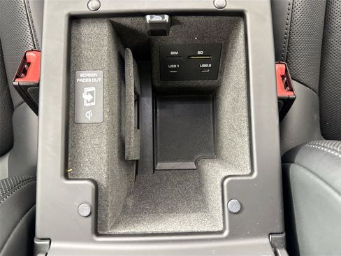 Used 2024 Porsche Macan Turbo image 34