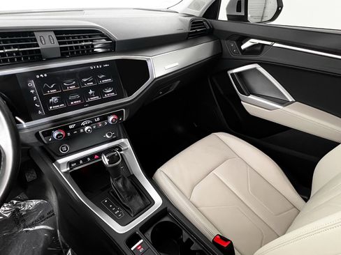 Certified 2024 Audi Q3 2.0T Premium Plus image 27