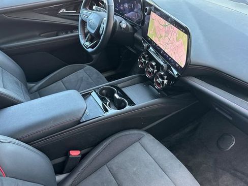 Used 2024 Chevrolet Blazer EV RS image 19