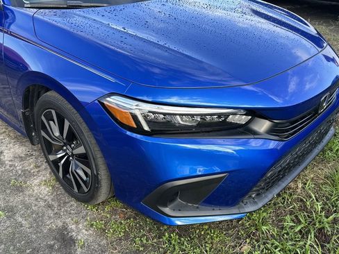 Used 2023 Honda Civic EX image 2