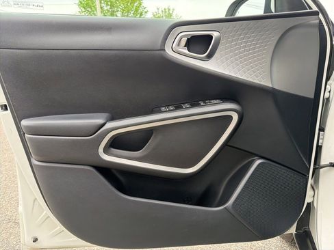 Certified 2023 Kia Soul S FWD image 11