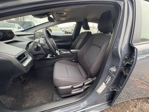 Used 2025 Toyota Prius LE FWD image 24