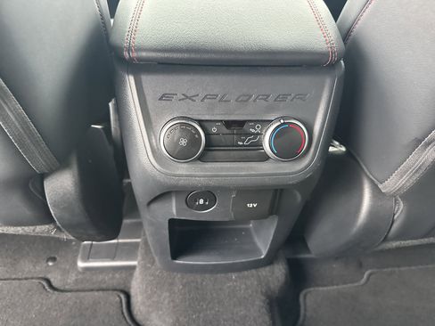 Used 2025 Ford Explorer ST-Line w/ ST-Line Street Pack image 30