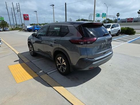 Used 2021 Nissan Rogue SV image 6