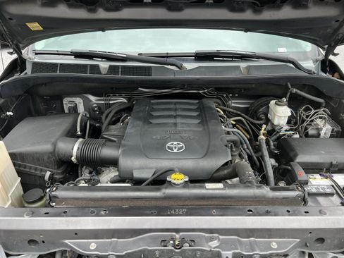 Used 2012 Toyota Tundra 4x4 CrewMax w/ SR5 Pkg image 26