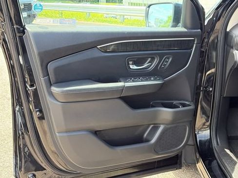 Used 2023 Honda Pilot Elite image 8
