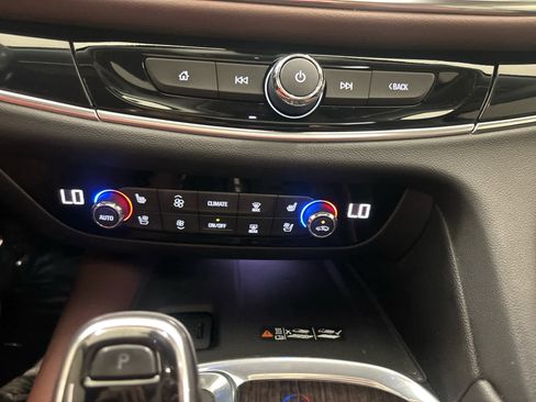 Used 2018 Buick Enclave Avenir w/ Avenir Technology Package image 28