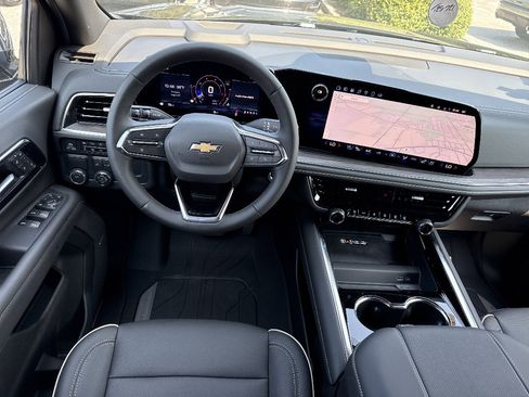 New 2025 Chevrolet Suburban Premier RWD image 17