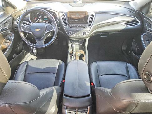 Used 2018 Chevrolet Malibu Premier w/ Premier Sun and Wheel Package FWD image 8