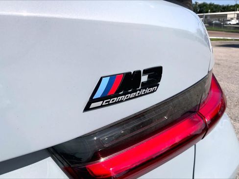 Used 2022 BMW M3 Competition w/ M Carbon Exterior Package AWD/4WD image 10