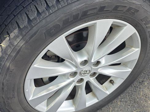 Used 2015 Toyota Venza LE AWD/4WD image 9