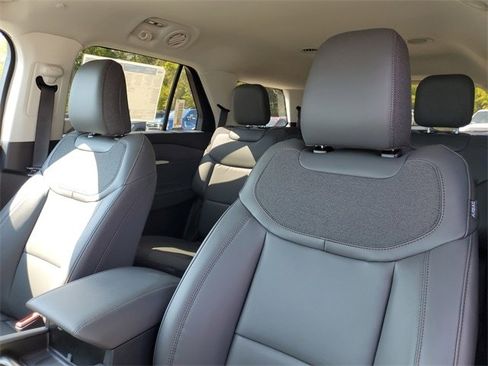 New 2025 Ford Explorer Active w/ Active Comfort Package image 15