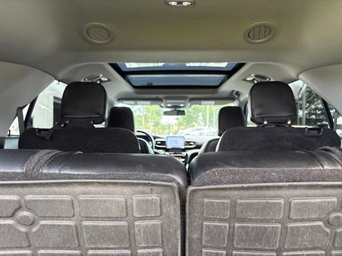 Used 2022 Ford Explorer Limited w/ Equipment Group 301A RWD image 6