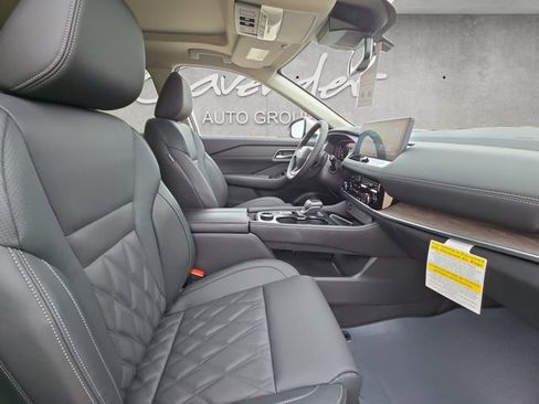 New 2026 Nissan Rogue Platinum AWD/4WD image 24
