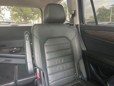Used 2024 Volkswagen Atlas SEL AWD/4WD image 14