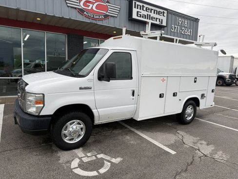 Used 2017 Ford E-350 and Econoline 350 Super Duty RWD image 1