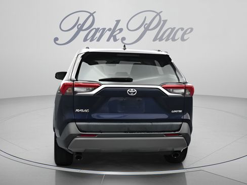 Used 2019 Toyota RAV4 Limited w/ Cold Weather Package FWD image 13