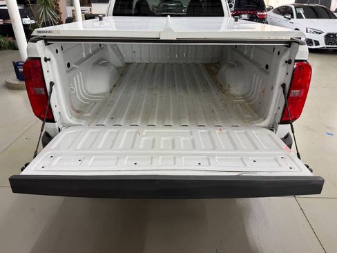 Used 2022 Chevrolet Colorado LT w/ Fleet Safety Package RWD image 9