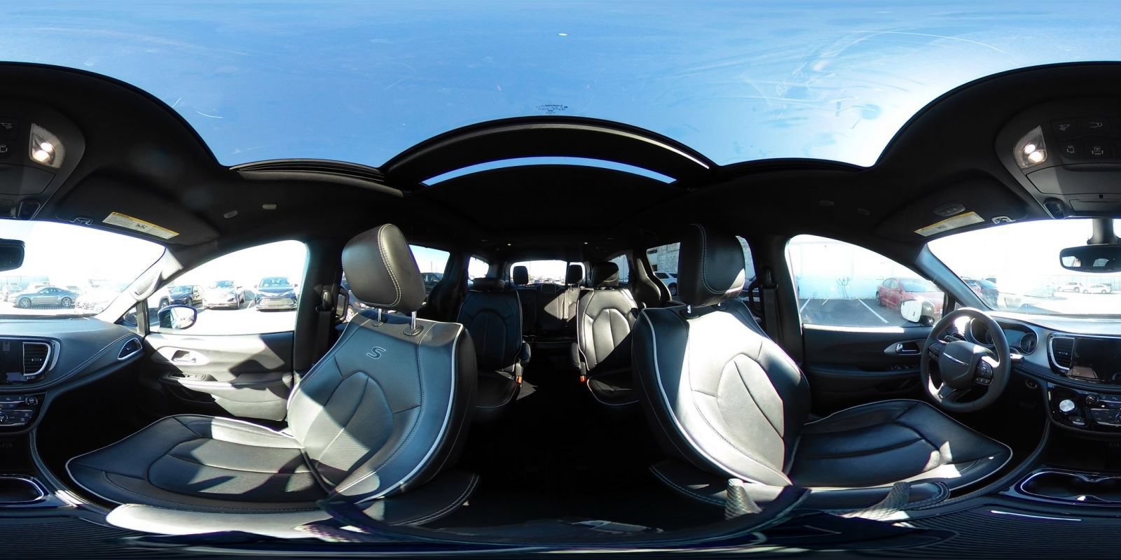 Used 2025 Chrysler Pacifica Limited FWD image 45