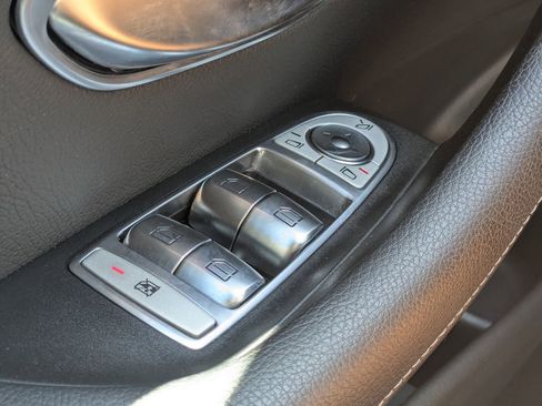 Used 2023 Mercedes-Benz E 350 4MATIC Sedan image 10
