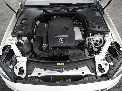 Used 2019 Mercedes-Benz E 300 4MATIC image 17